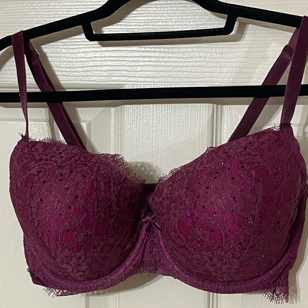 Victoria’s Secret Dream Angels Bra 34DDD LINED DEMI WITH EMBELLISHMENTS 😍😍😍